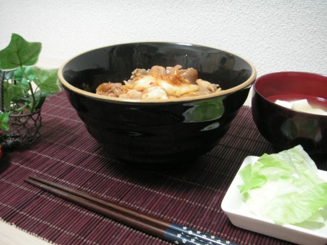 ヤヨイ） 繁華街の豚キムチ丼の具　１００ｇ